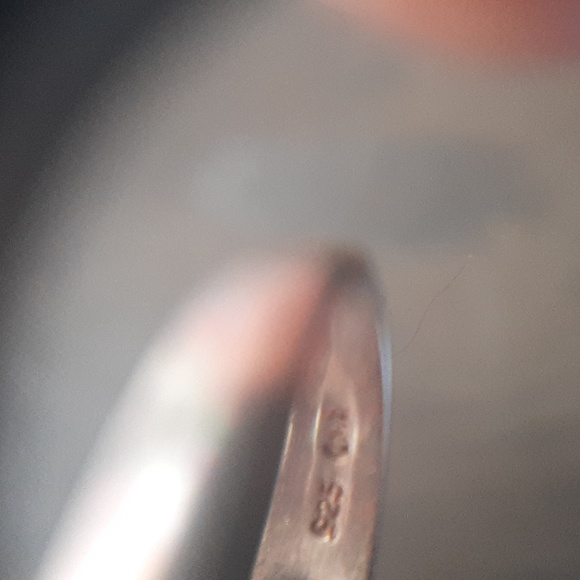 Vintage 925 sterling 3 Garnet ladies ring - Picture 2 of 3